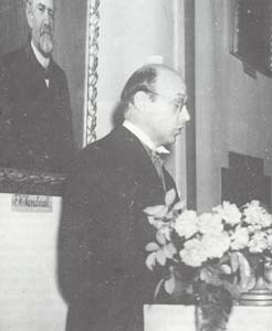 Direktor Hans F. v Schantz talar vid seminariets 75-årsjubileum 1948.