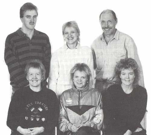 Volleybollsektionen årgång 1988—89 hade denna sammansättning, fr.v. Petteri Marjamäki, Anita Ranta, Ulf Nybäck, Sonja Renvall, Anne-Maria Sjöholm, ordförande och Åsa Kontulahti. På bilden saknas Matti Ranta.