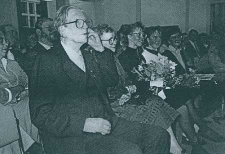 Hög stämning på Ahlbeck-konserten 1989. Han erhöll välförtjänt Nykarlebymedaljen vid detta tillfälle. 
