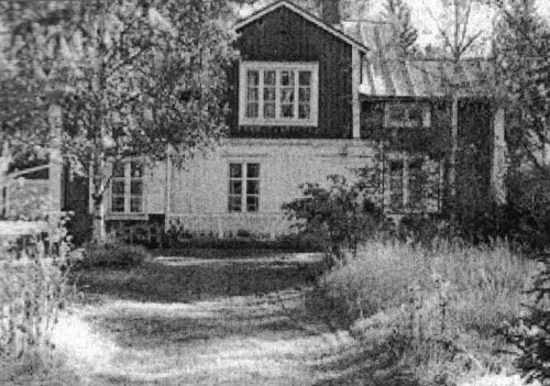 ”Nybo” 2005. En bild från1890 finns i vyerna under rubriken ”Villa Blomqvist/Nylund/Ahlqvist”.