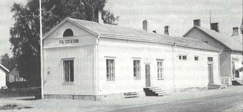 Polisstationen i Nykarleby. Foto E. Birck 1962. J.L. Bircks arkiv.
