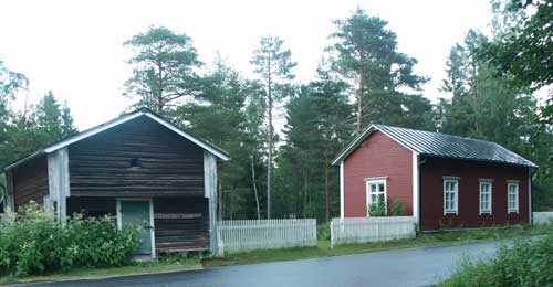 F.d. Hamnvaktsstugan, numera Törnqvists villa vid Andrasjövägen strax före korsningen med Bonäsvägen. En bit till höger finns Villa Nybo.