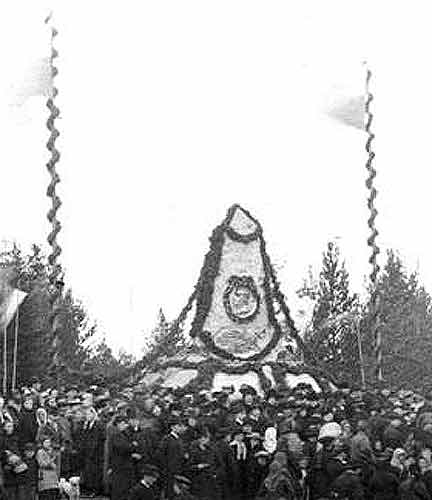 Monumentet vid Juthas i september 1885. 