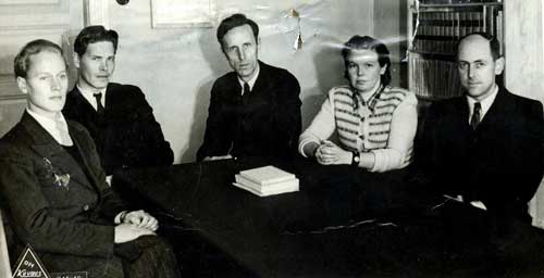 Kollegiet omkring 1950. Från vänster: Erik Ekman, Kaj Olin, Erik Åhman, Margareta Björkman g. Storå och Ragnar Storå.