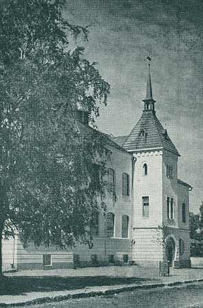 Nykarleby seminariums övningsskola, byggd år 1907 efter ritningar av arkitekt K. V. Reinius.